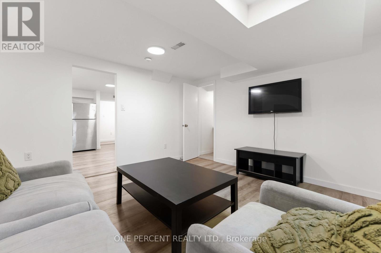 933 Kincaid Court, Ottawa, ON - Indoor Photo Showing Living Room
