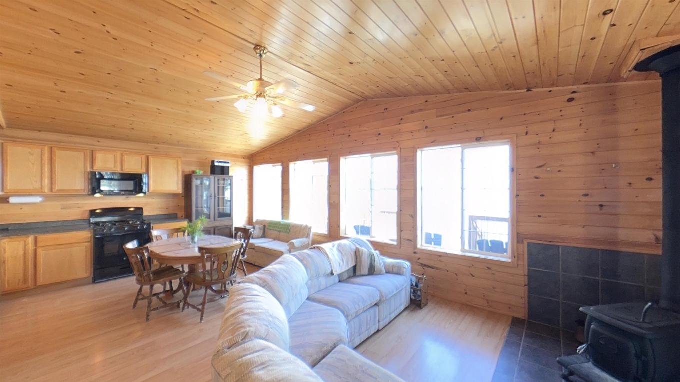 G-1688 Rainy Lake, Fort Frances, ON