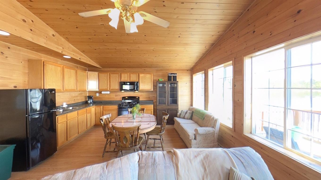 G-1688 Rainy Lake, Fort Frances, ON