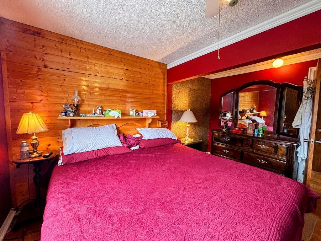 2 King Street, Marathon, ON - Indoor Photo Showing Bedroom