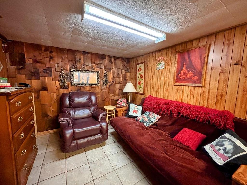 2 King Street, Marathon, ON - Indoor
