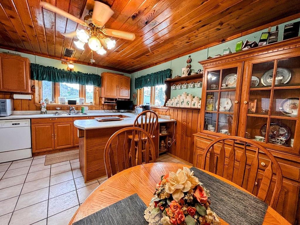 2 King Street, Marathon, ON - Indoor