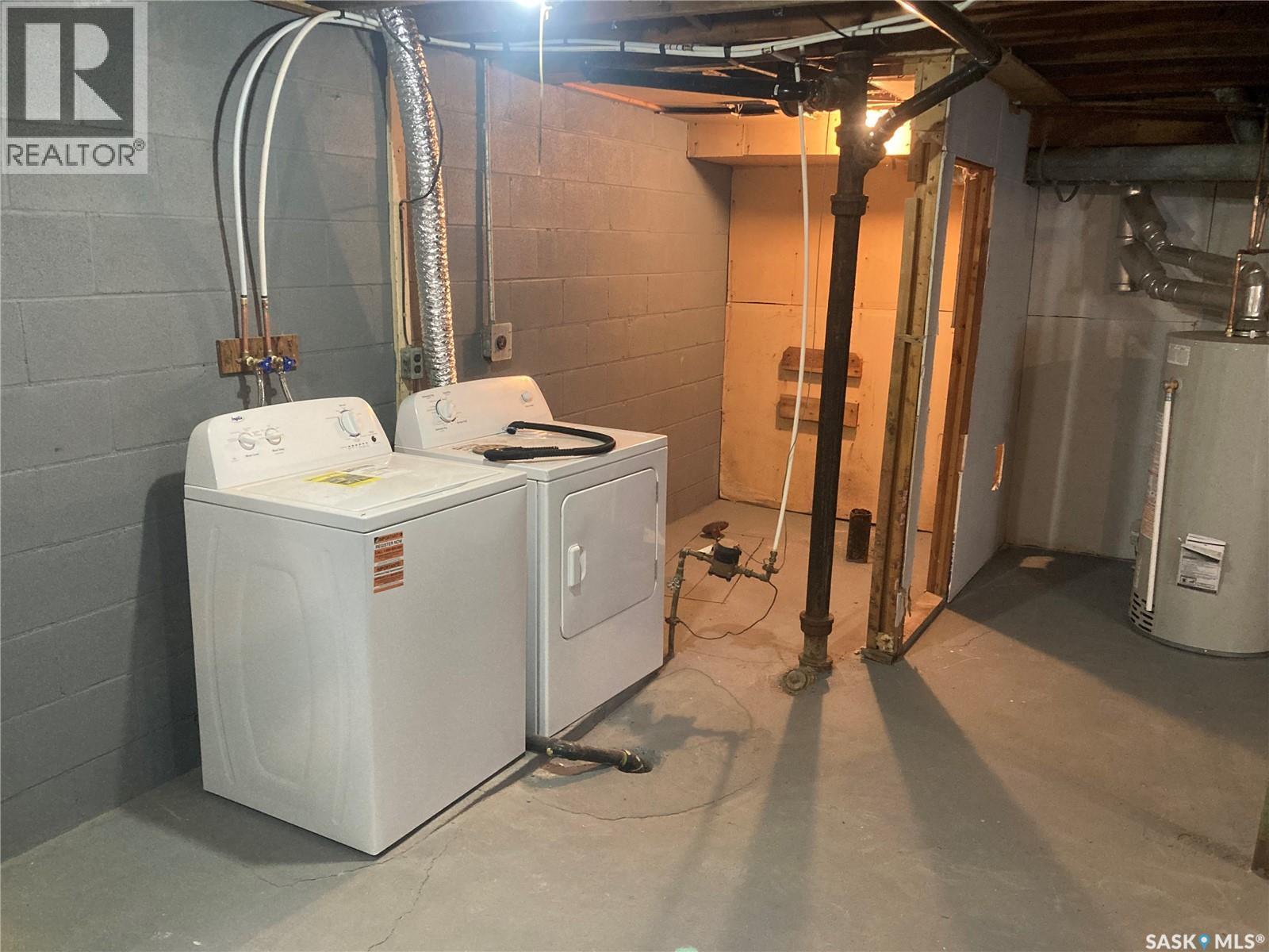 349 X Avenue S, Saskatoon, SK - Indoor Photo Showing Laundry Room