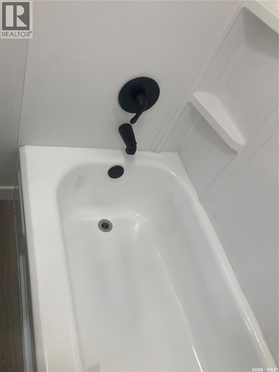 349 X Avenue S, Saskatoon, SK - Indoor Photo Showing Bathroom