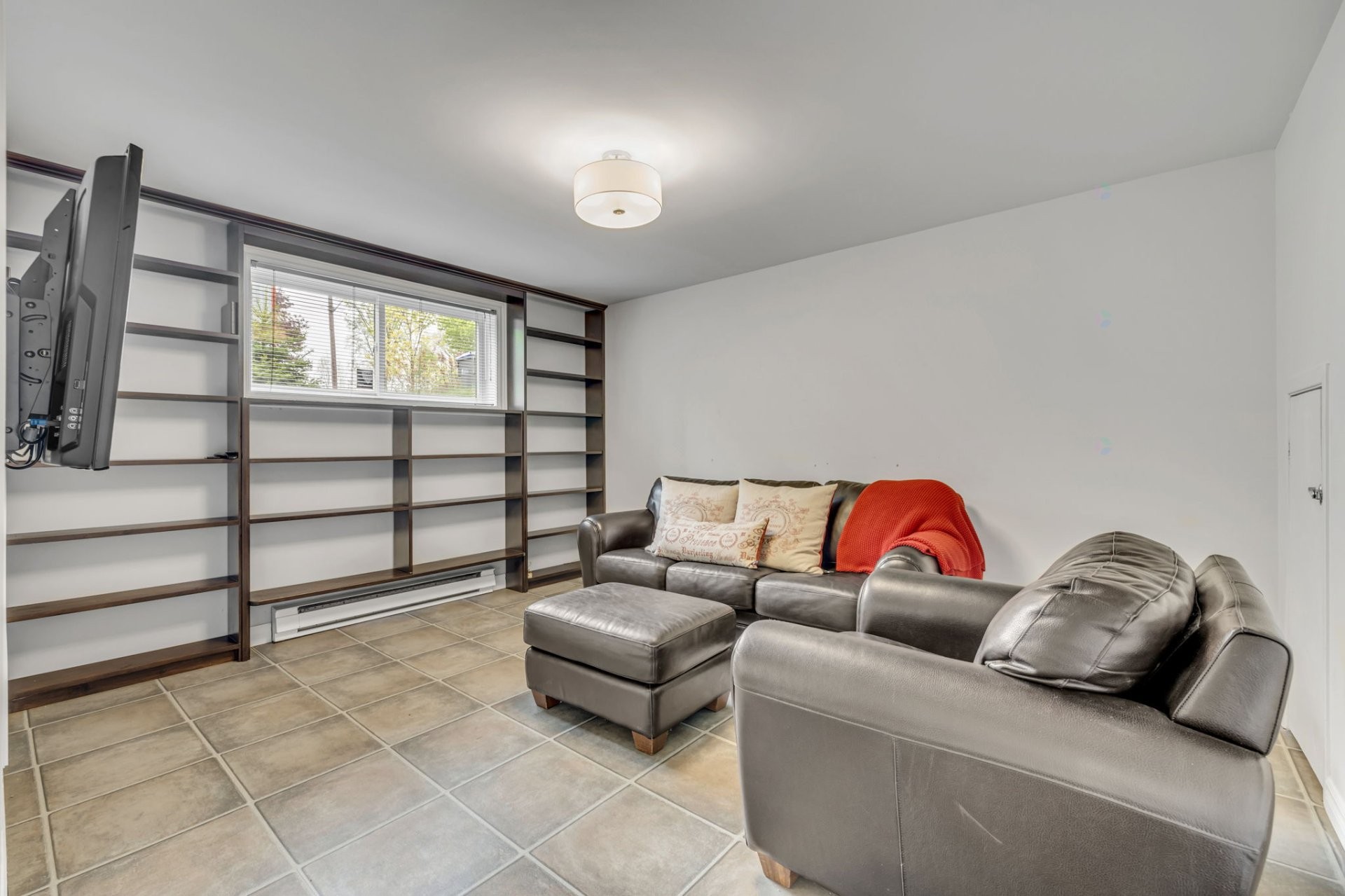 Salle familiale - 236 Rue Du Plateau, Lévis (Les Chutes-De-La-Chaudière-Ouest), QC - Indoor