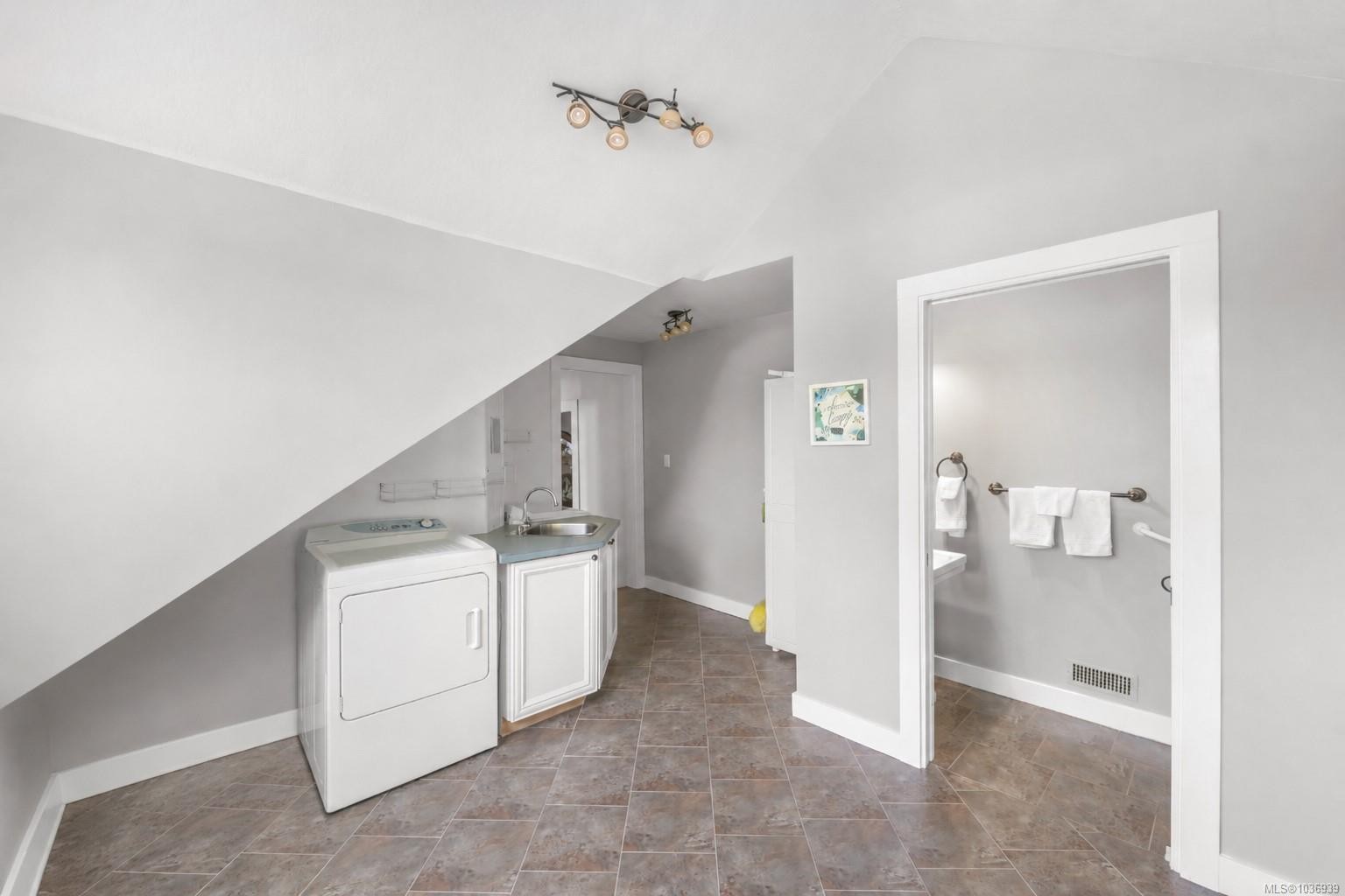 921 Marchmont Rd, Duncan, BC
