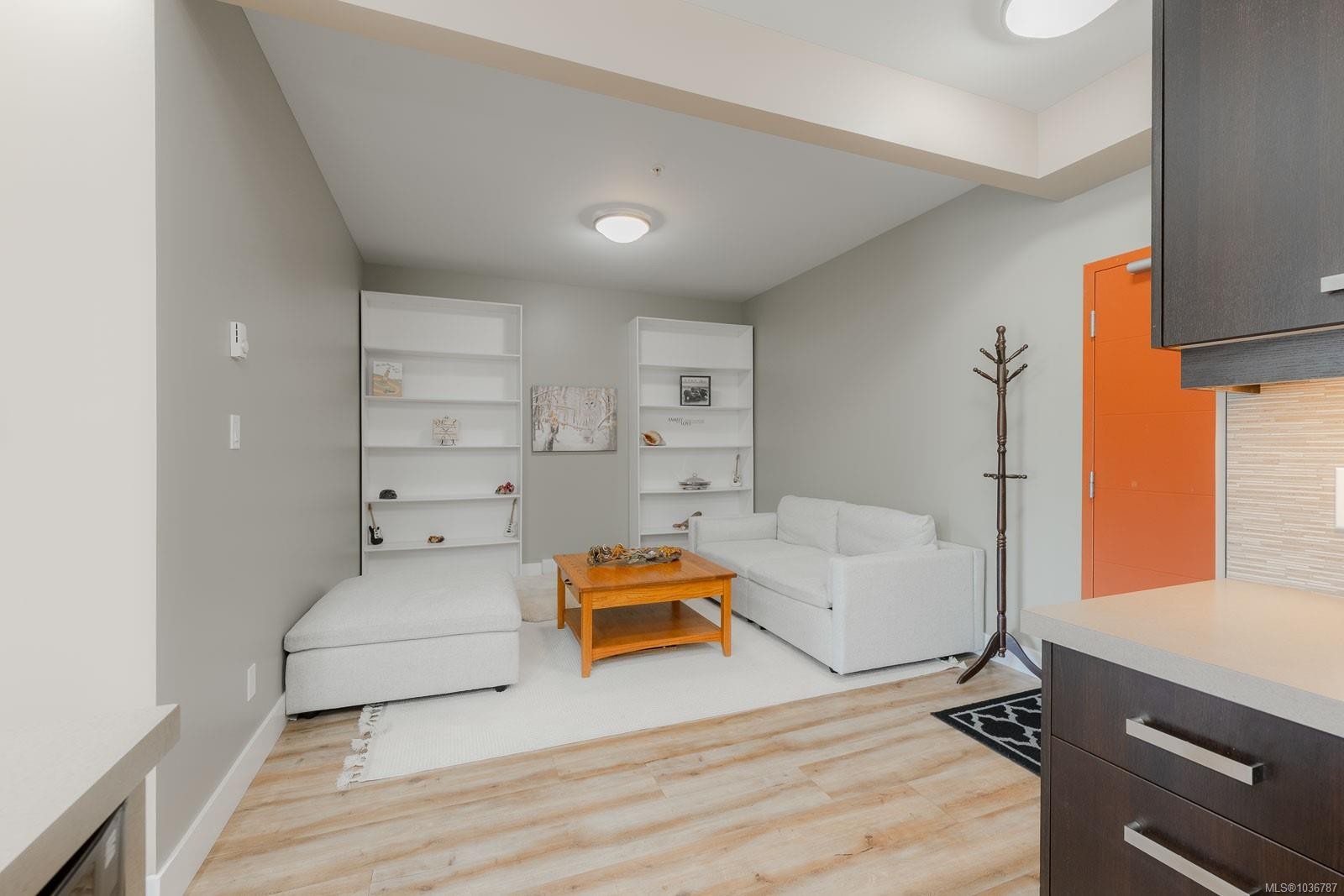 #206-5822 Garden St, Duncan, BC - Indoor