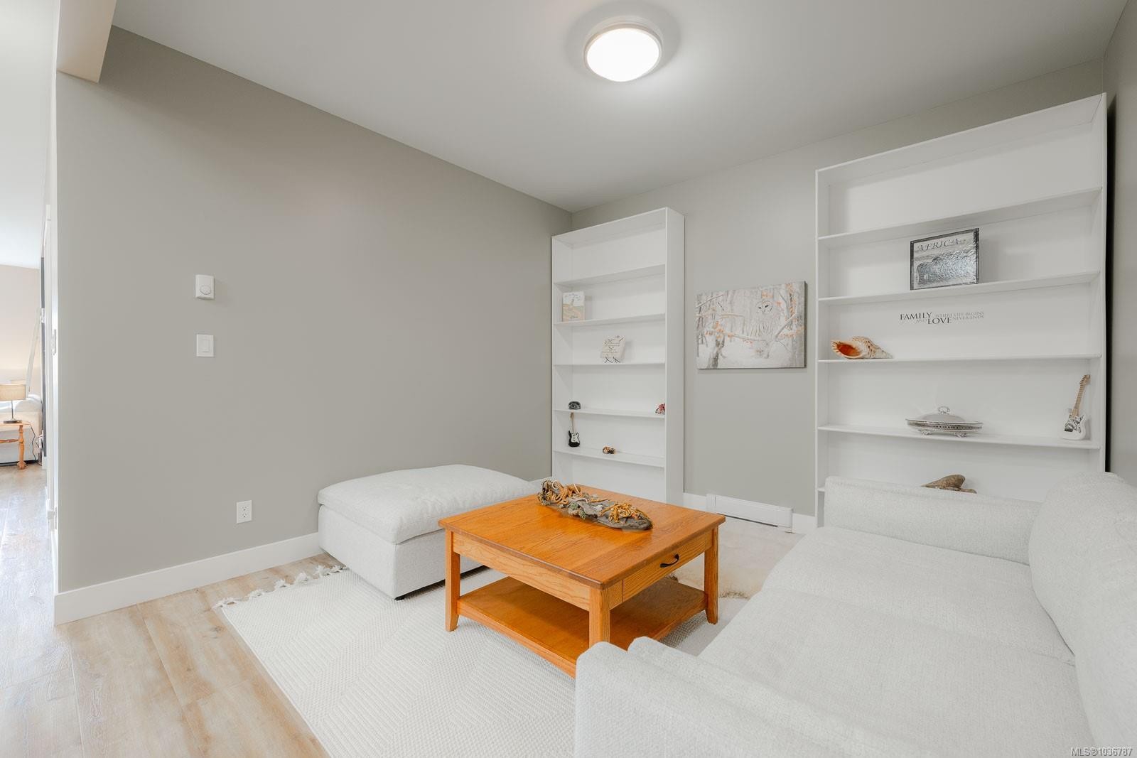 #206-5822 Garden St, Duncan, BC - Indoor