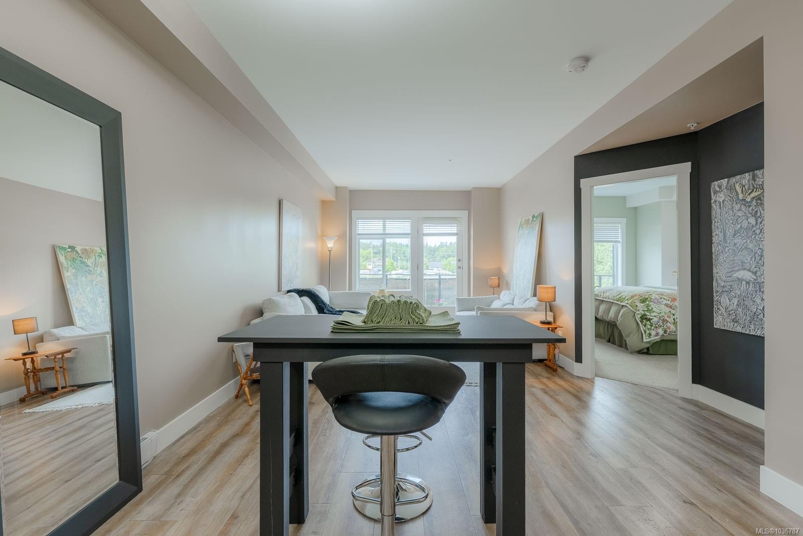 #206-5822 Garden St, Duncan, BC - Indoor