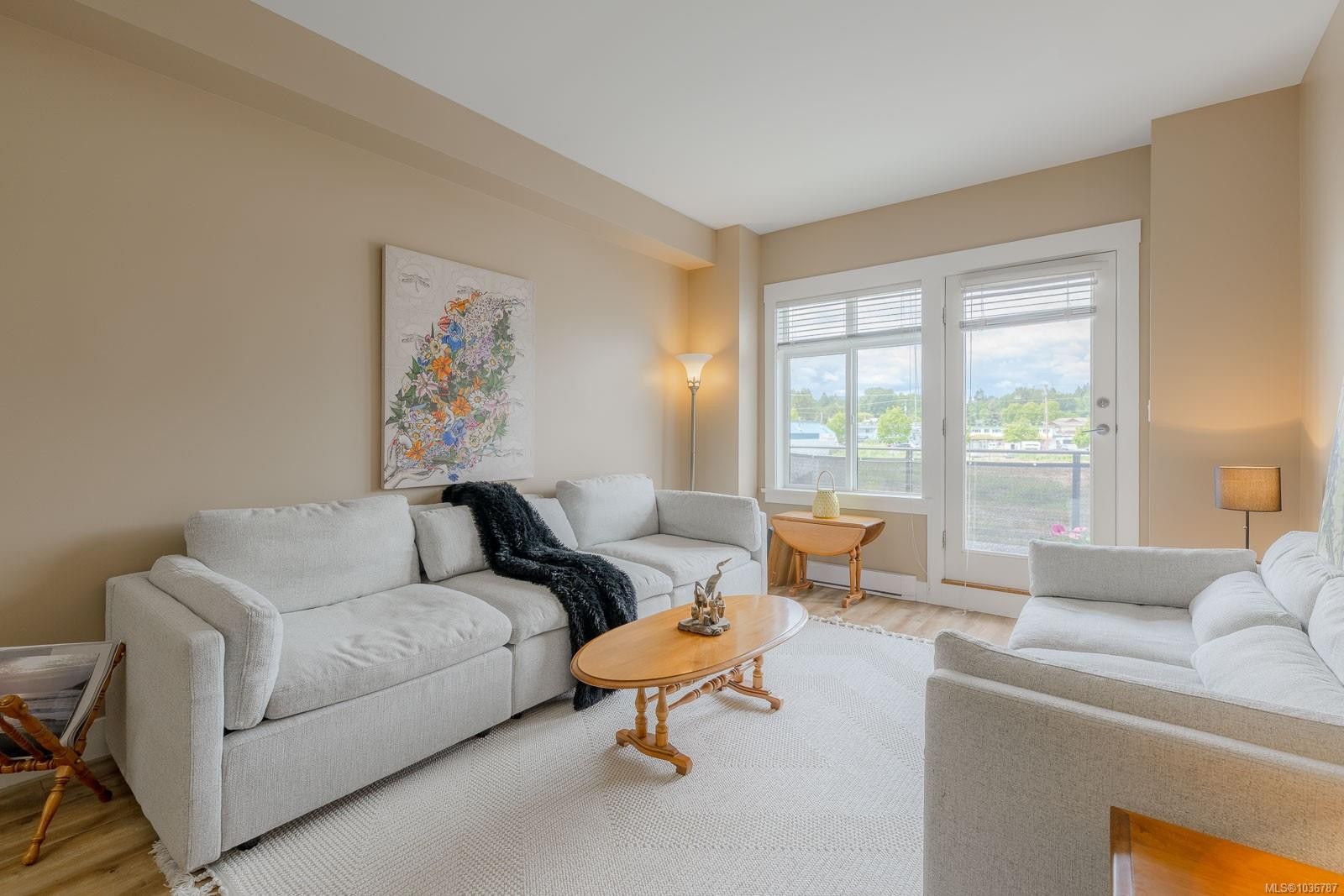 #206-5822 Garden St, Duncan, BC - Indoor Photo Showing Living Room