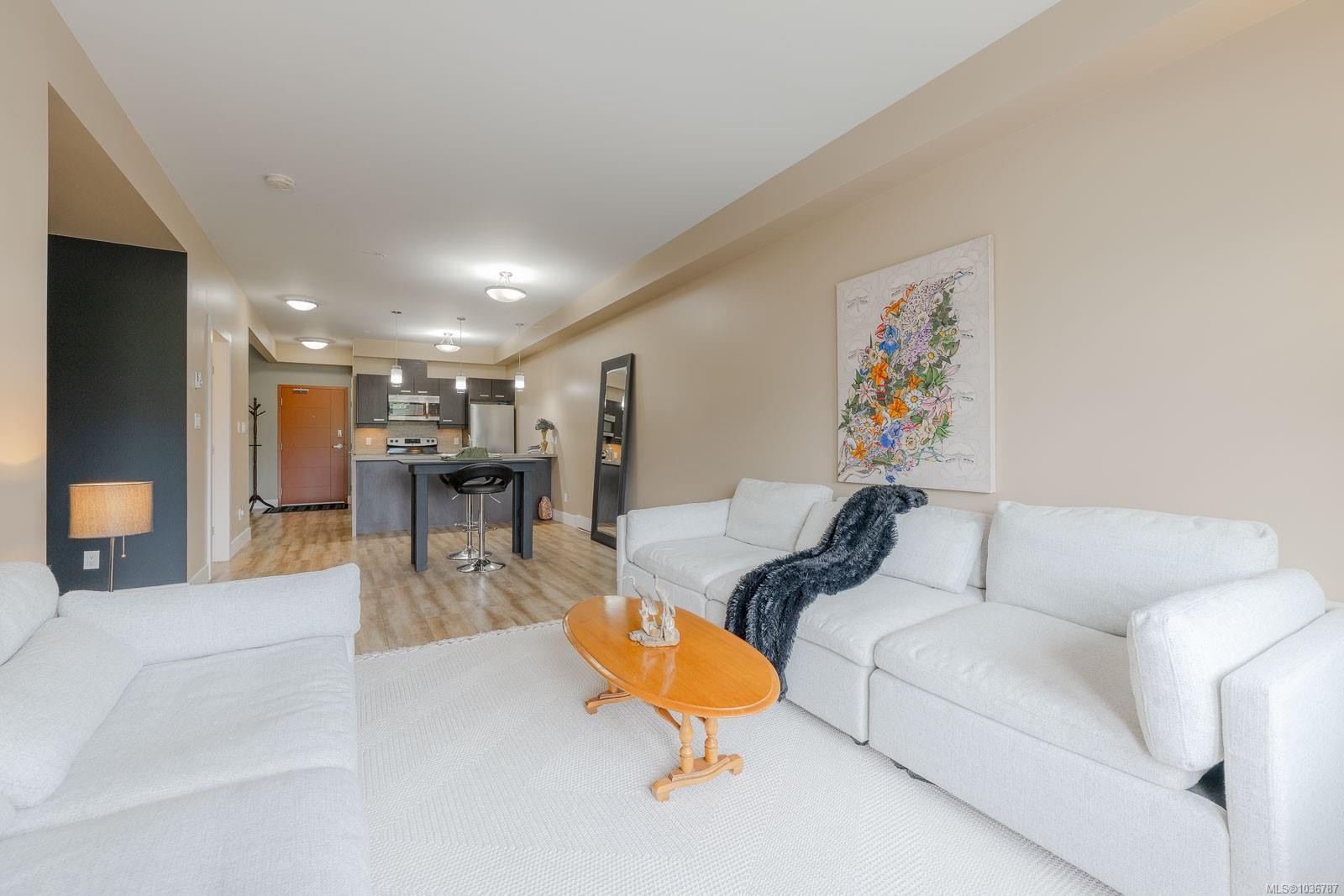 #206-5822 Garden St, Duncan, BC - Indoor Photo Showing Living Room