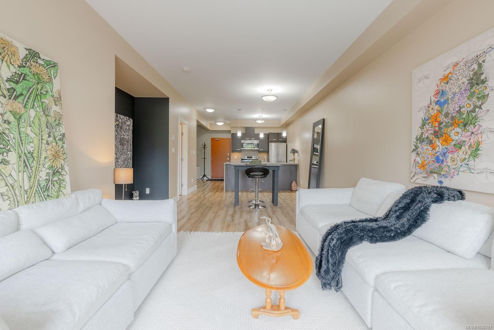 #206-5822 Garden St, Duncan, BC - Indoor Photo Showing Living Room