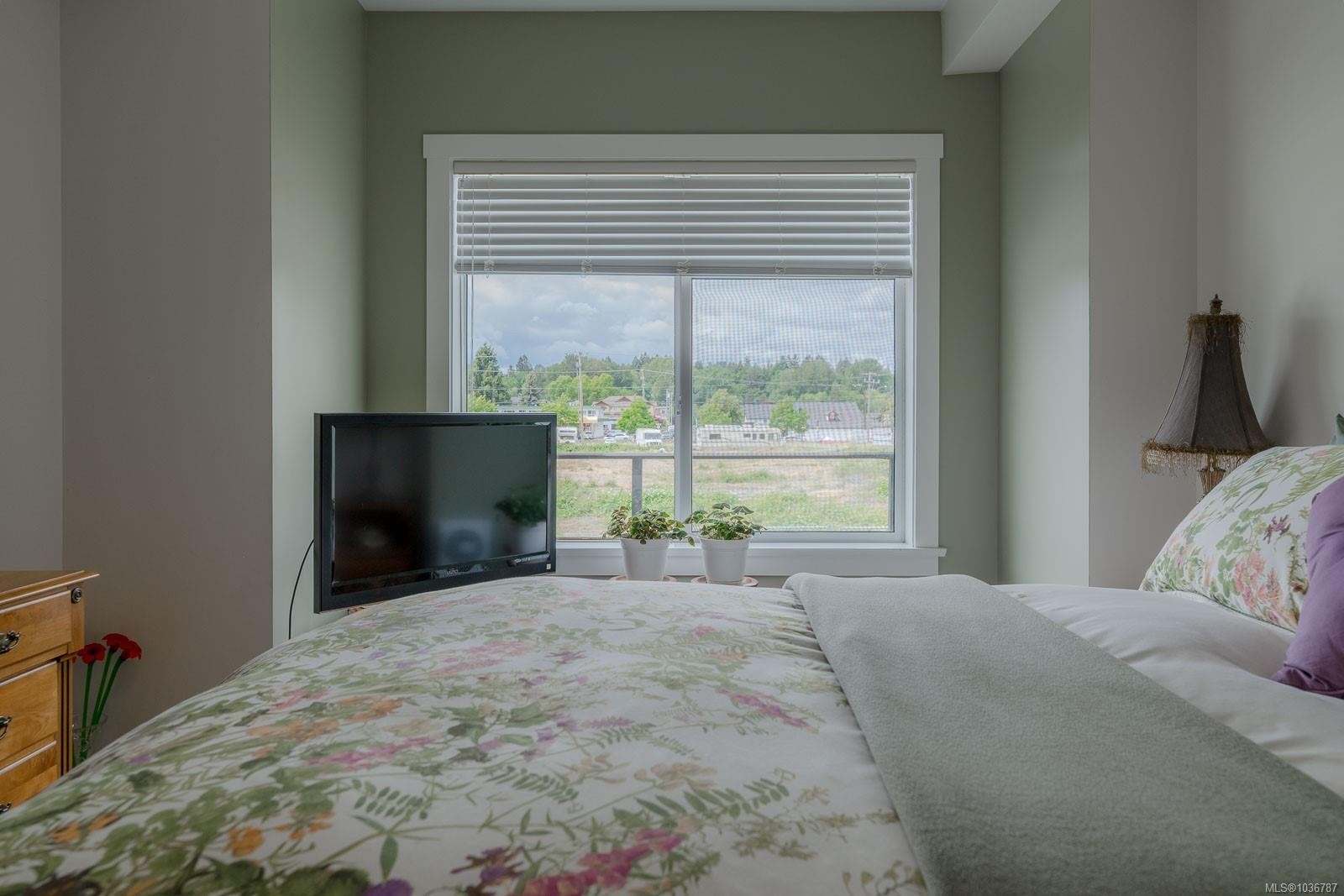 #206-5822 Garden St, Duncan, BC - Indoor Photo Showing Bedroom