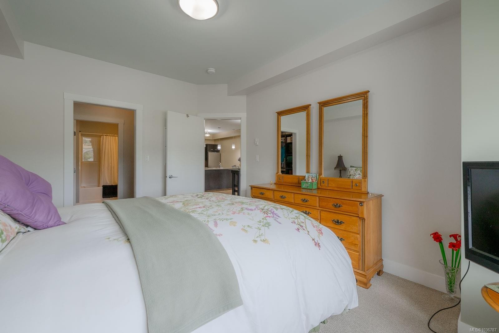 #206-5822 Garden St, Duncan, BC - Indoor Photo Showing Bedroom