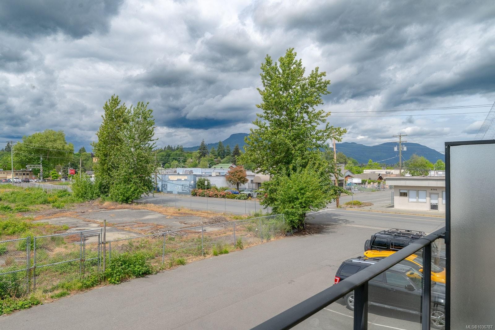 #206-5822 Garden St, Duncan, BC - Outdoor With Balcony With View
