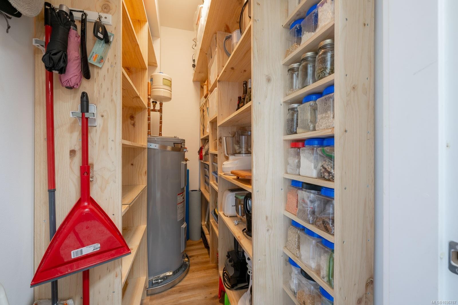 #206-5822 Garden St, Duncan, BC - Indoor