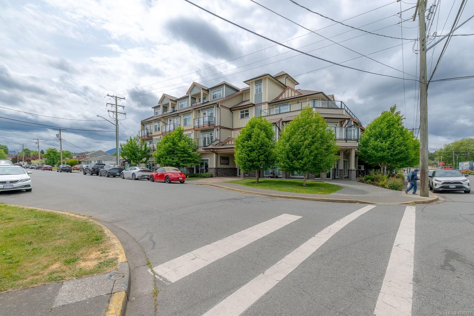 #206-5822 Garden St, Duncan, BC - Outdoor With Facade