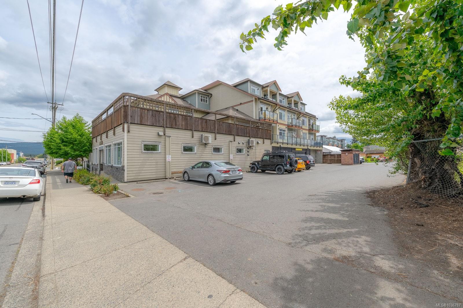 #206-5822 Garden St, Duncan, BC - Outdoor