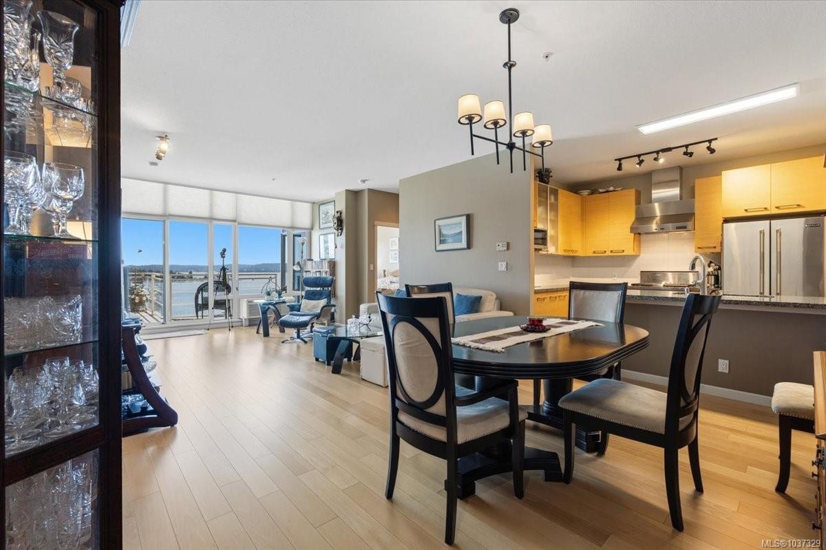 #711-38 Front St, Nanaimo, BC - Indoor Photo Showing Dining Room