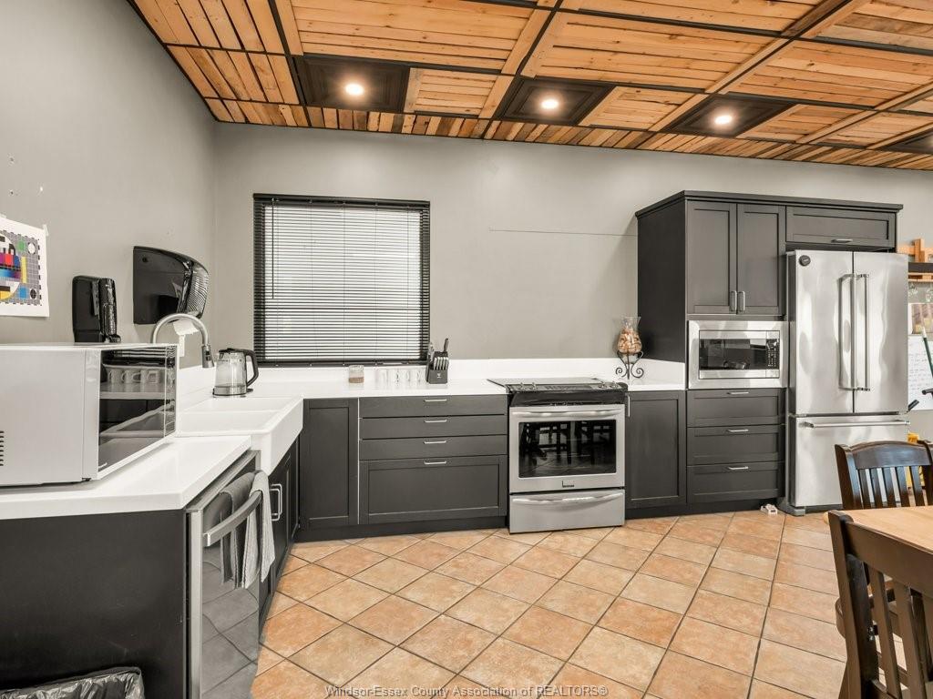 2516 Binder Crescent, Tecumseh, ON