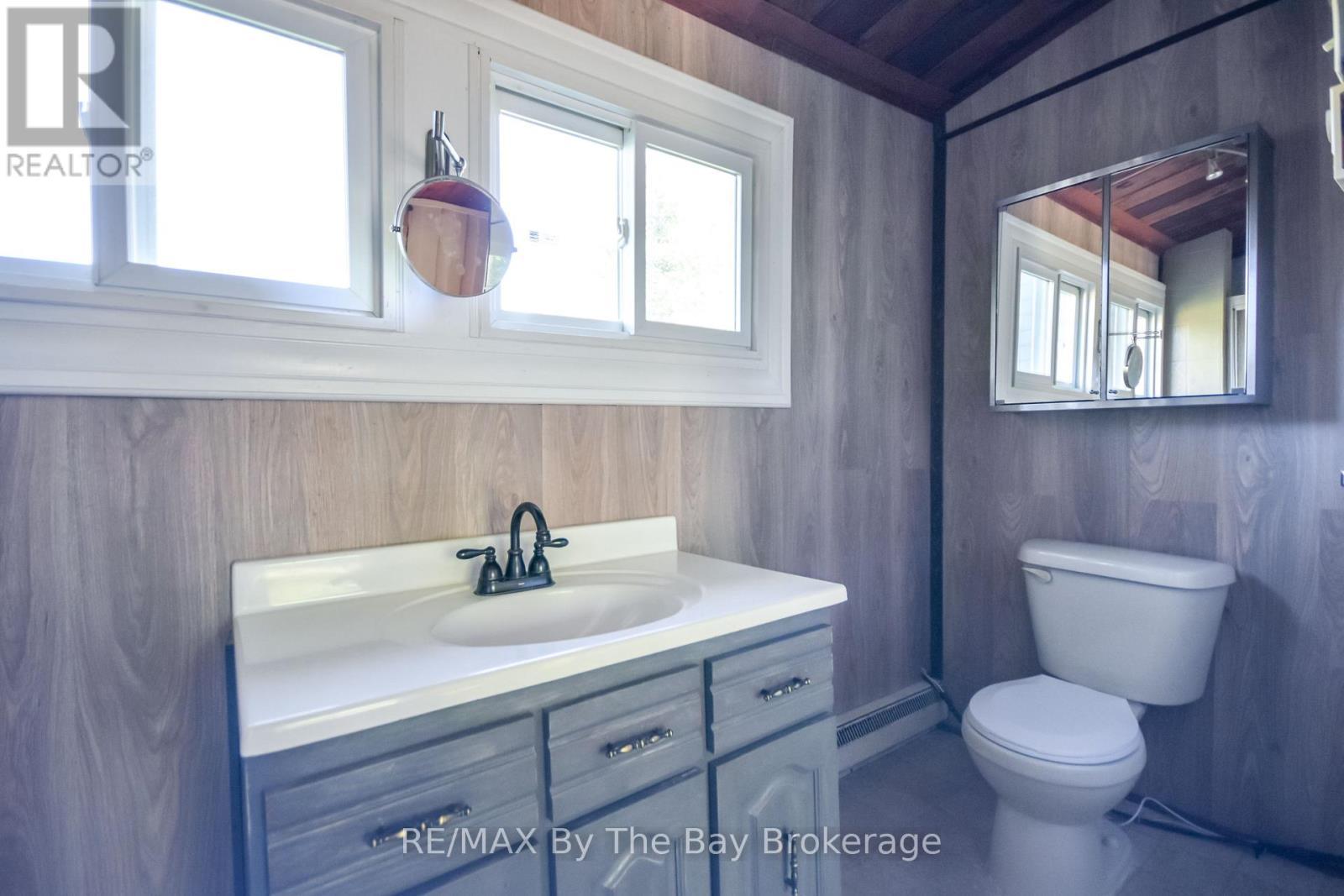 Ensuite Bathroom - 22 Talon Trail, Tiny, ON - Indoor Photo Showing Bathroom