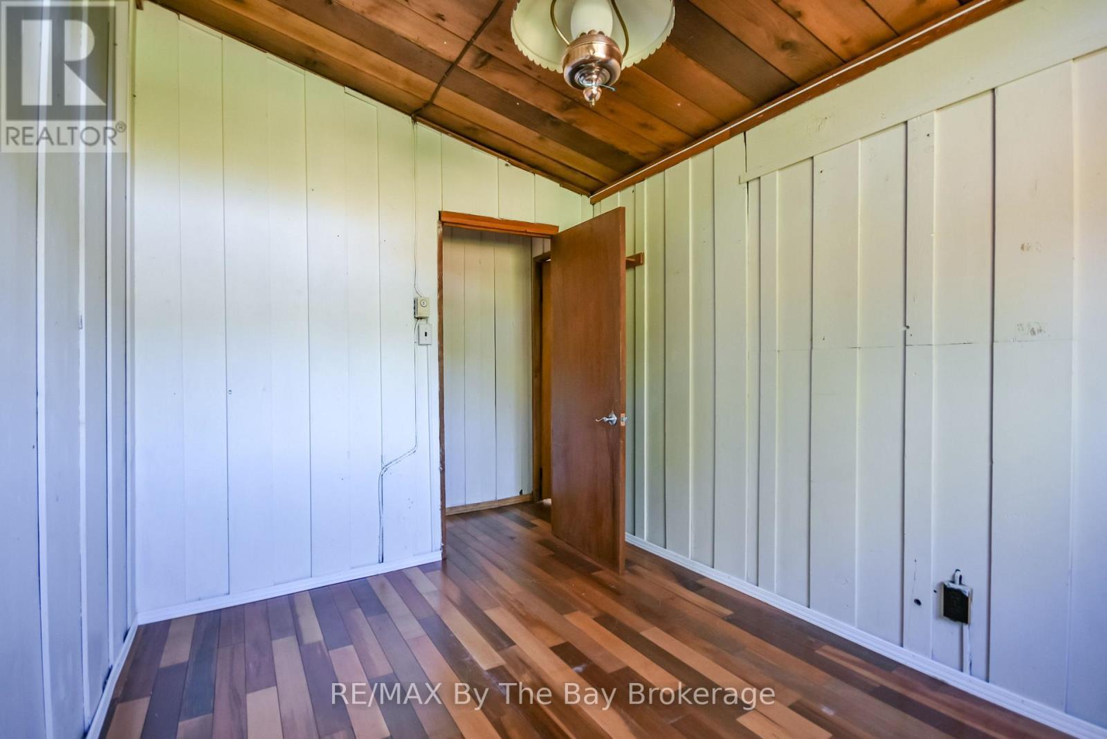 22 Talon Trail, Tiny, ON - Indoor Photo Showing Other Room