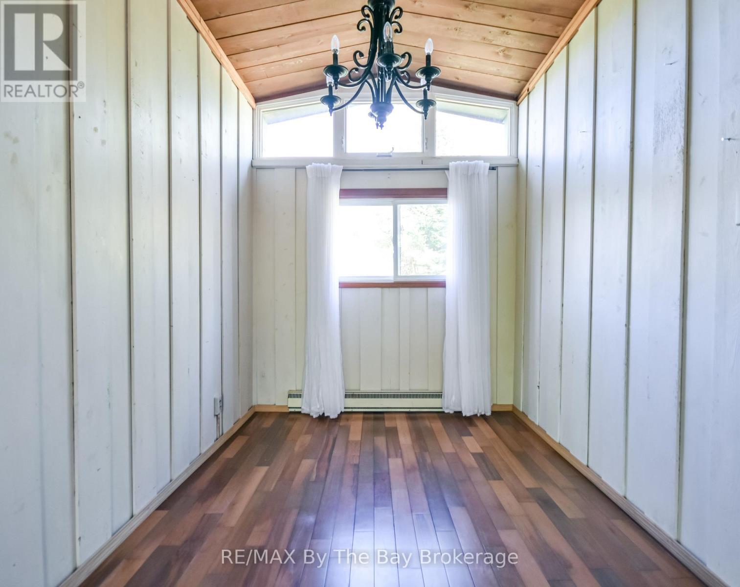 22 Talon Trail, Tiny, ON - Indoor Photo Showing Other Room