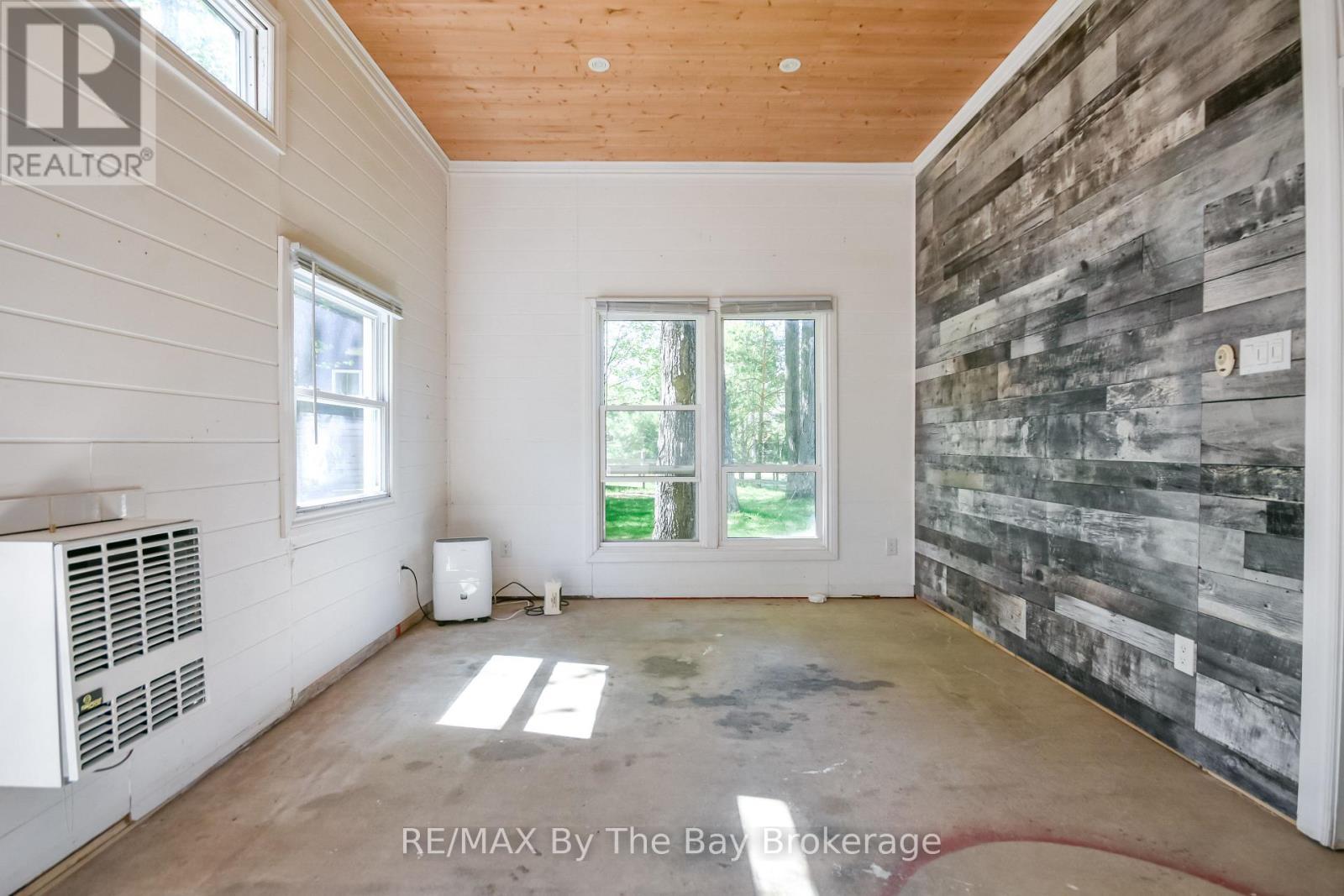 22 Talon Trail, Tiny, ON - Indoor Photo Showing Other Room