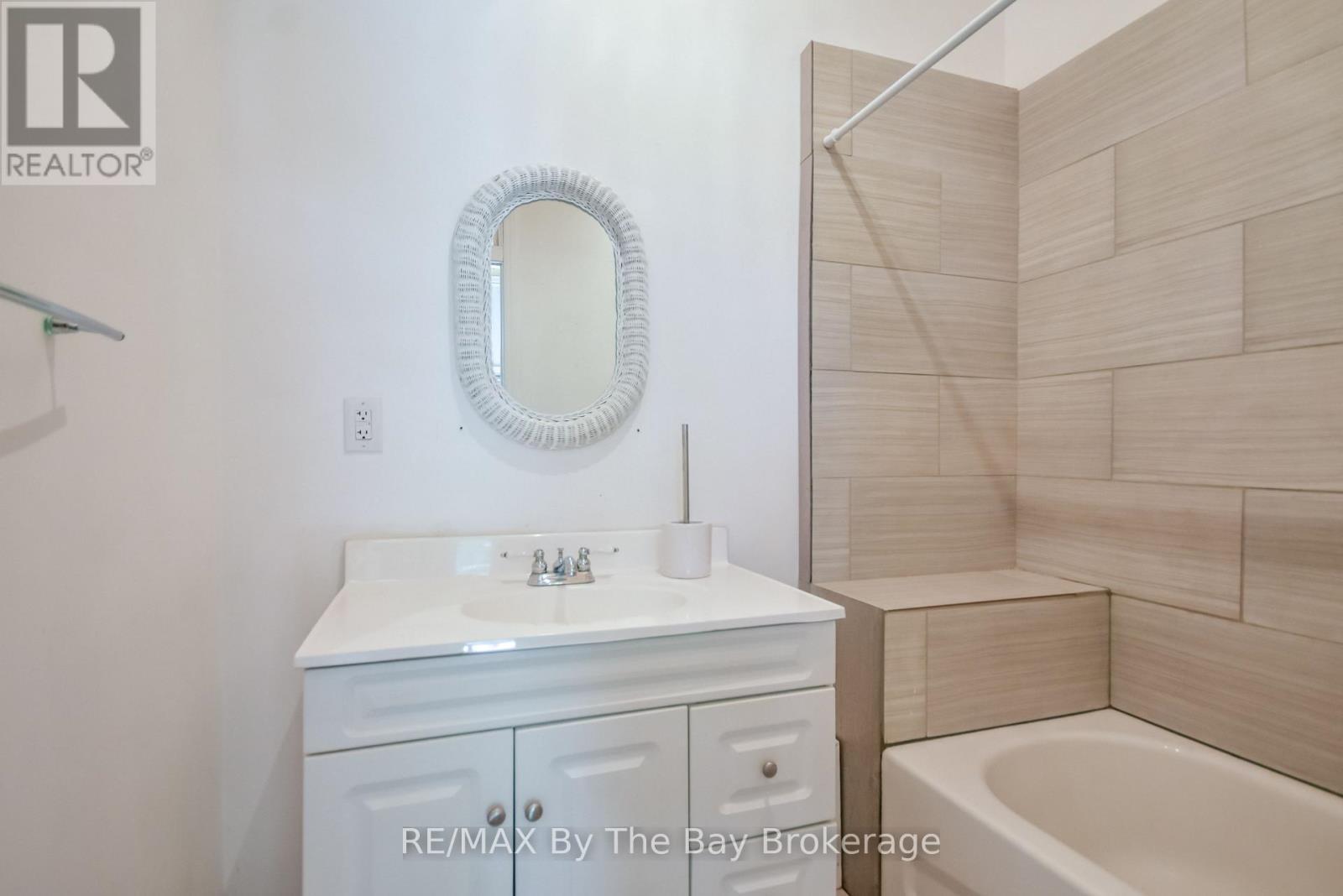 22 Talon Trail, Tiny, ON - Indoor Photo Showing Bathroom