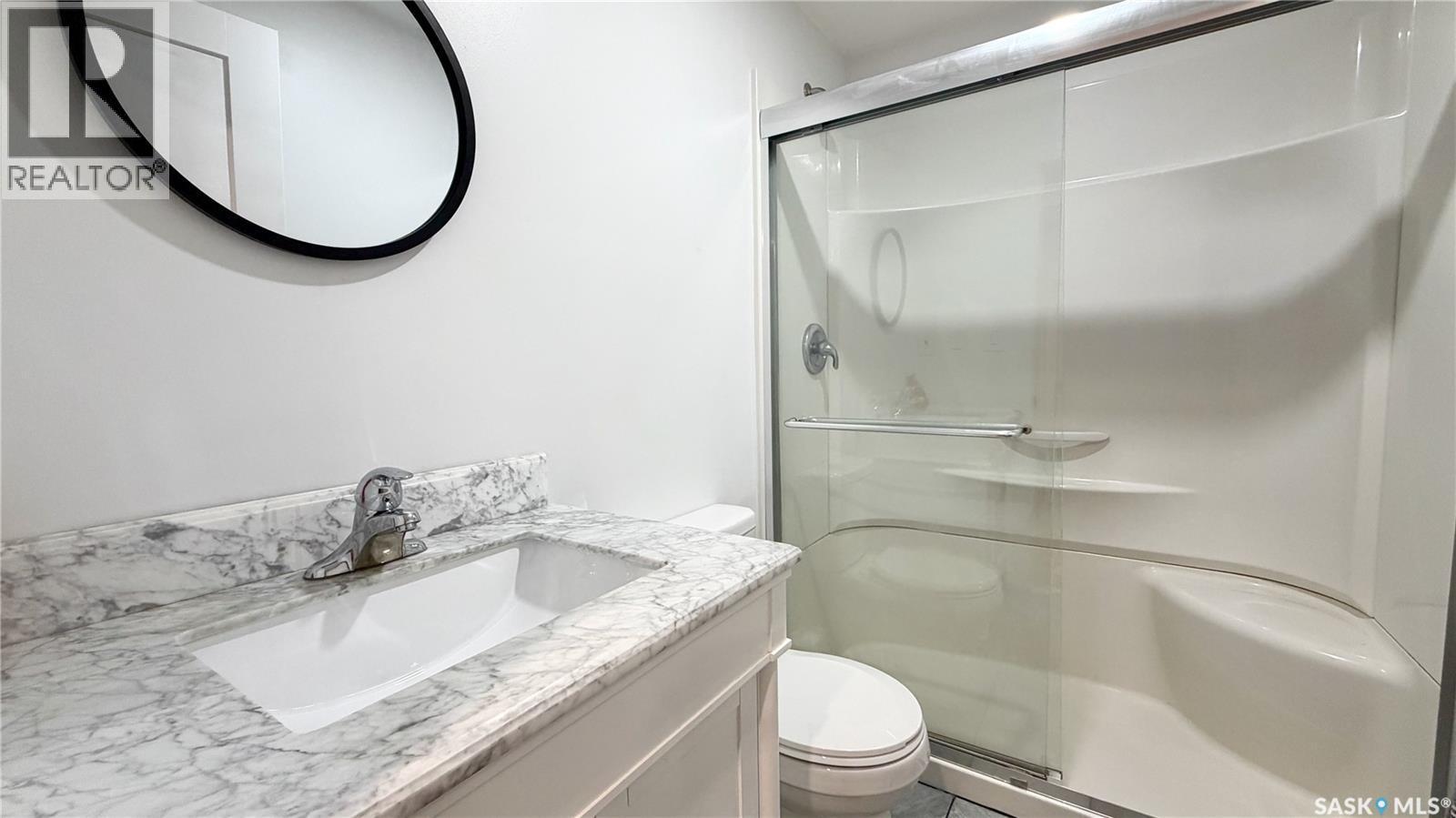 230 Veltkamp Lane, Saskatoon, SK - Indoor Photo Showing Bathroom