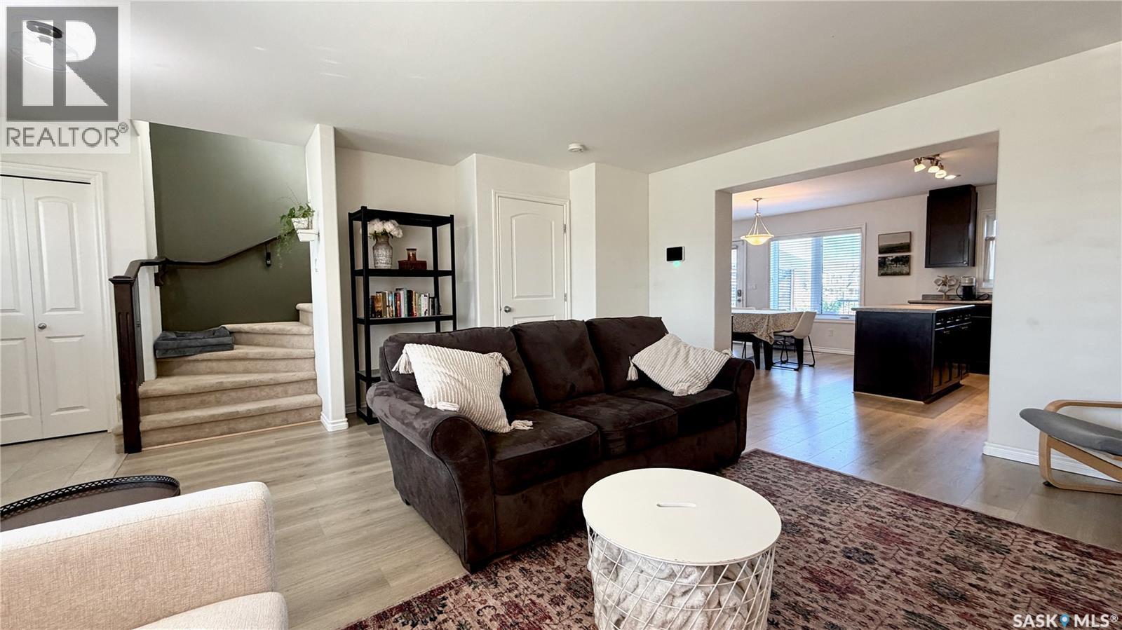 230 Veltkamp Lane, Saskatoon, SK - Indoor Photo Showing Living Room