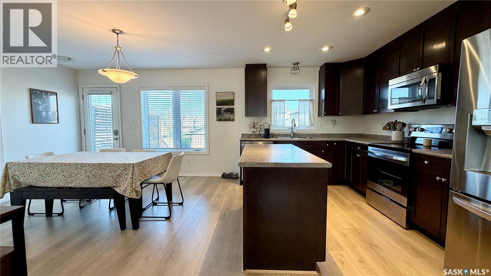 230 Veltkamp Lane, Saskatoon, SK - Indoor Photo Showing Kitchen With Double Sink With Upgraded Kitchen