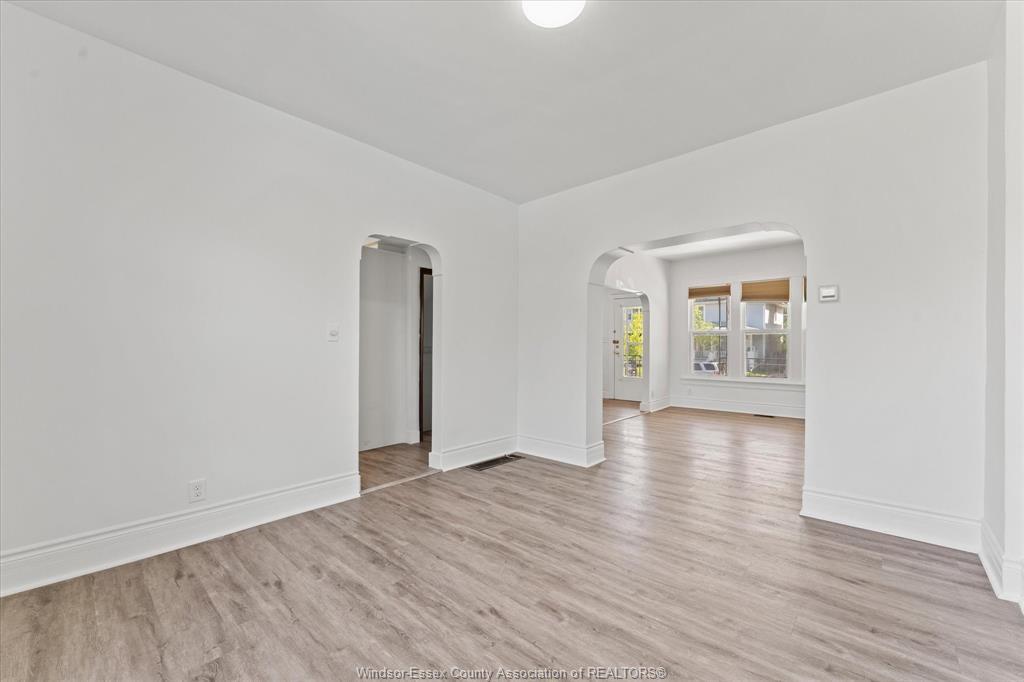 855 Hall Avenue, Windsor, ON