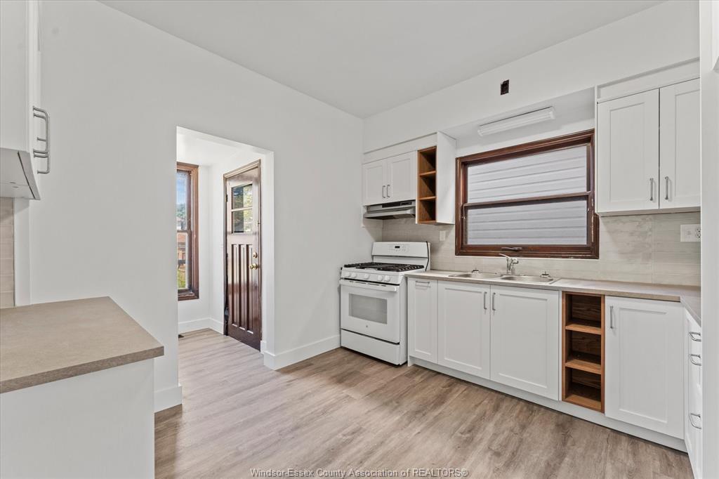 855 Hall Avenue, Windsor, ON