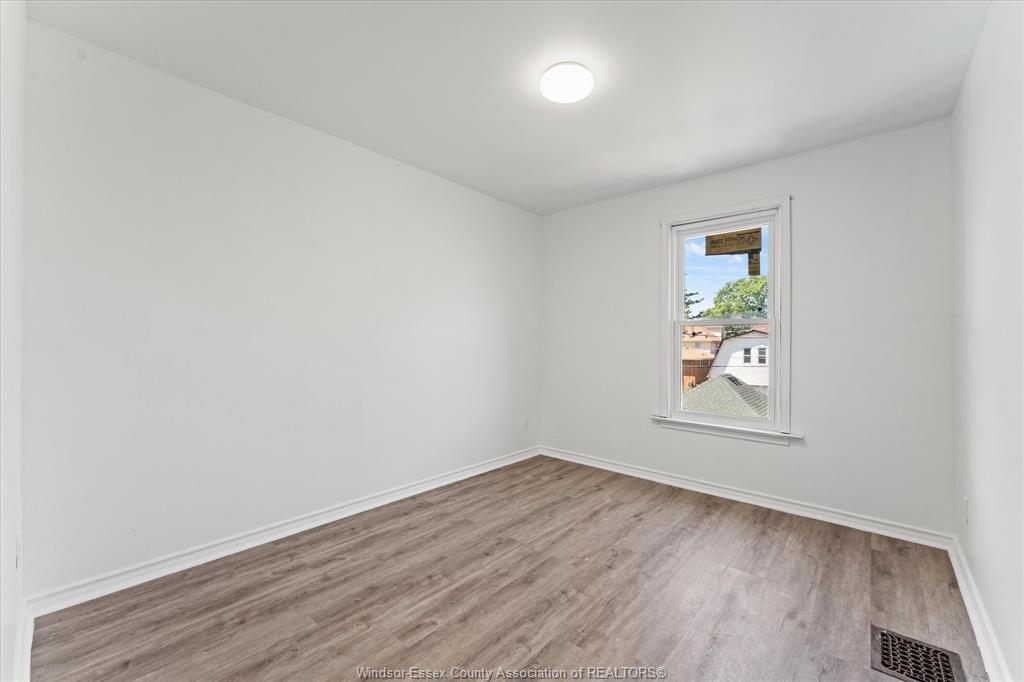 855 Hall Avenue, Windsor, ON