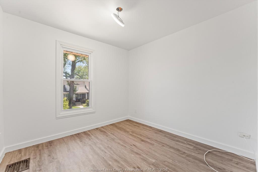 855 Hall Avenue, Windsor, ON