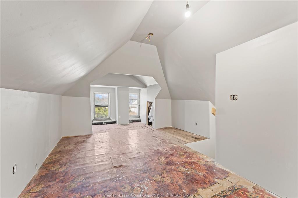 855 Hall Avenue, Windsor, ON