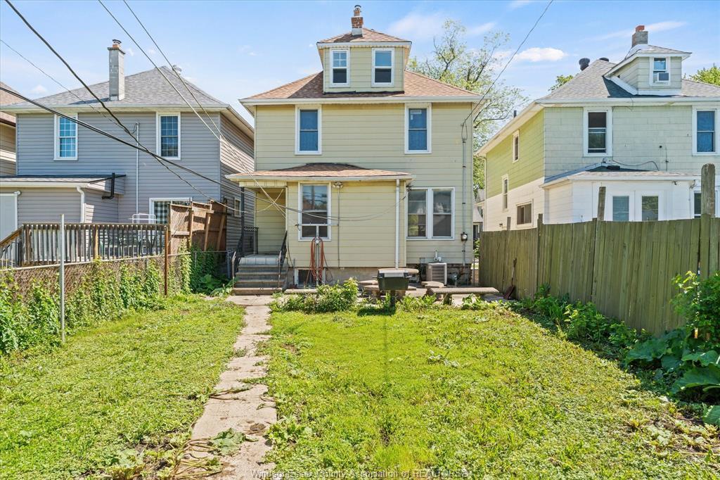 855 Hall Avenue, Windsor, ON
