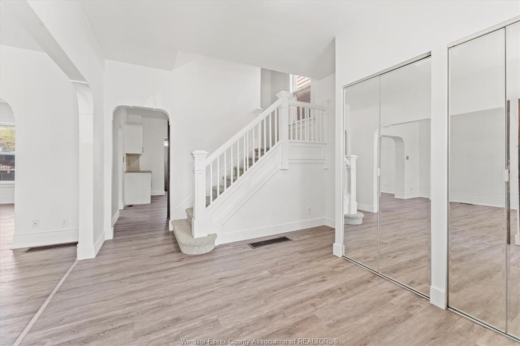 855 Hall Avenue, Windsor, ON