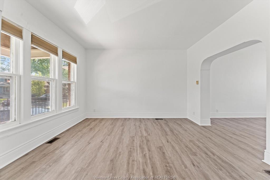 855 Hall Avenue, Windsor, ON
