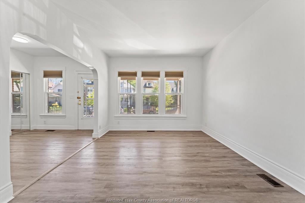 855 Hall Avenue, Windsor, ON