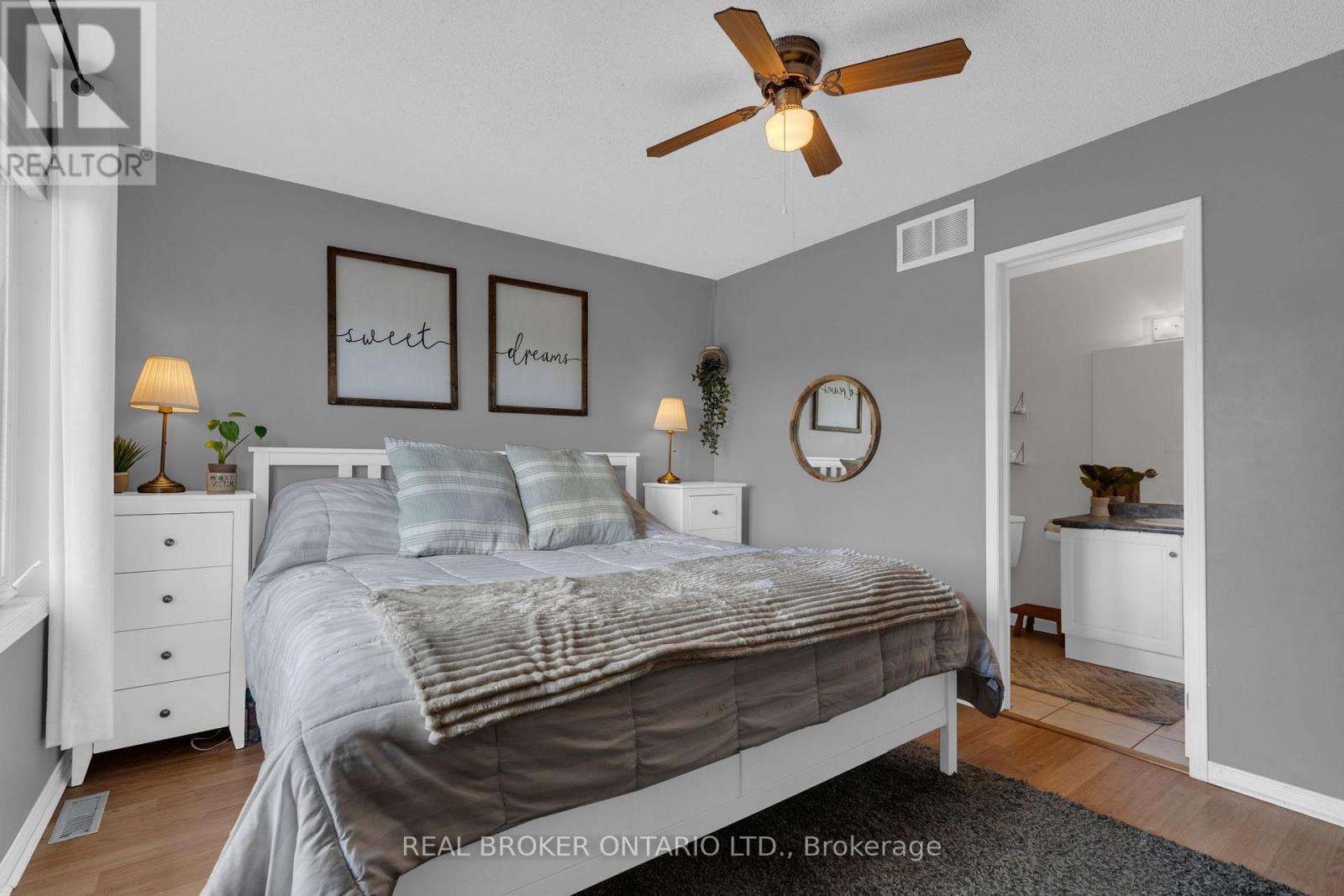 4 Parkside Crescent, Essa, ON - Indoor Photo Showing Bedroom