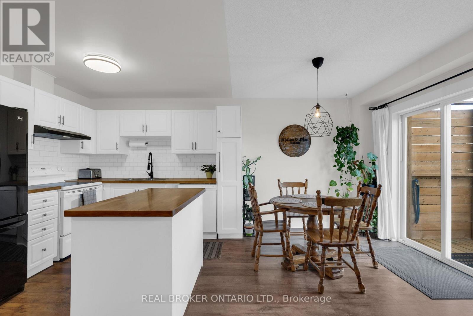 4 Parkside Crescent, Essa, ON - Indoor Photo Showing Other Room