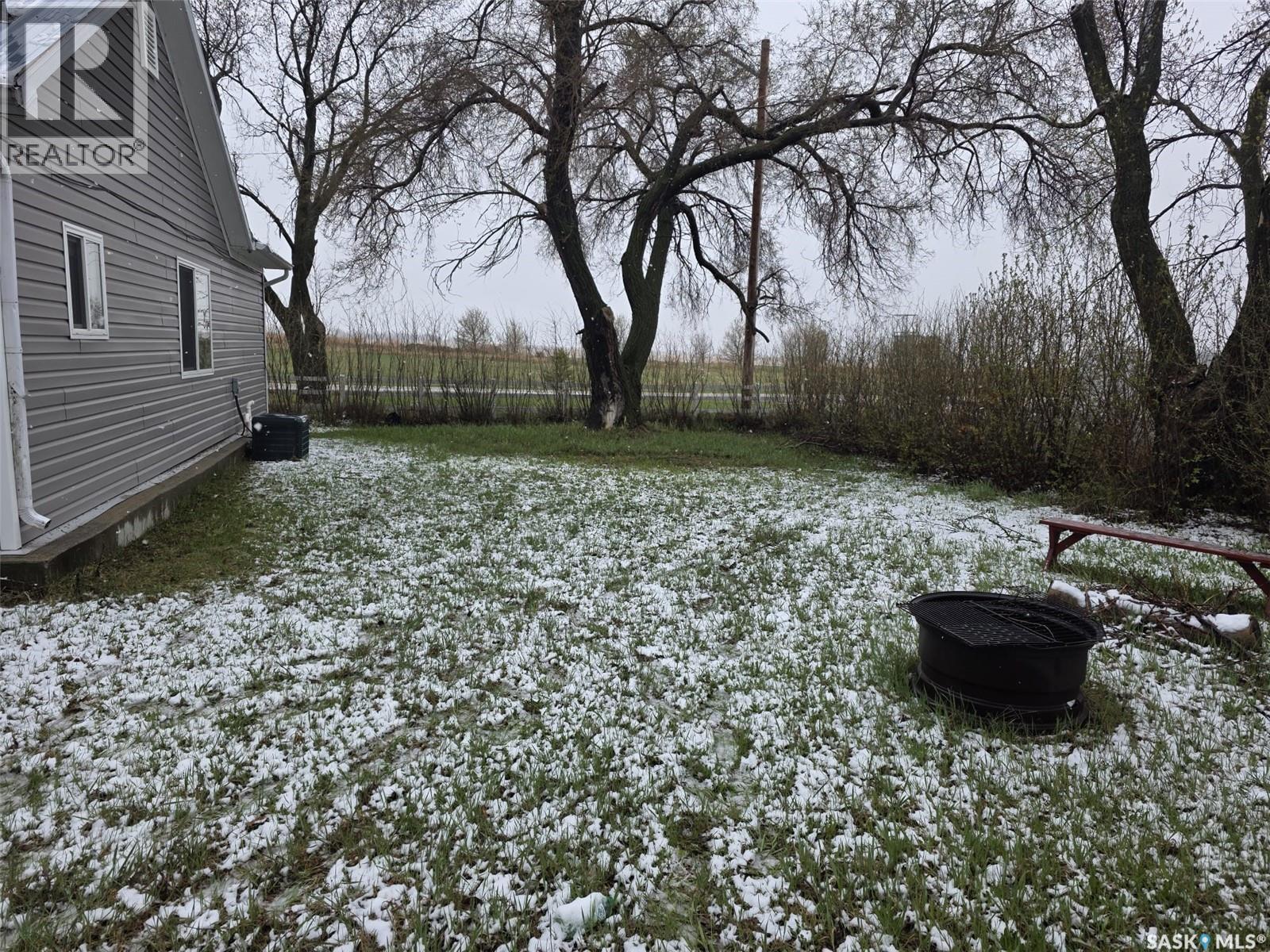 700 Railway Avenue, Dysart, SK - Outdoor