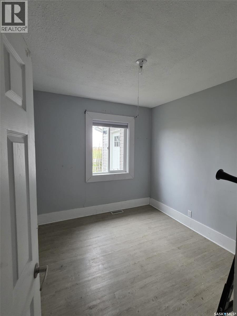 700 Railway Avenue, Dysart, SK - Indoor Photo Showing Other Room