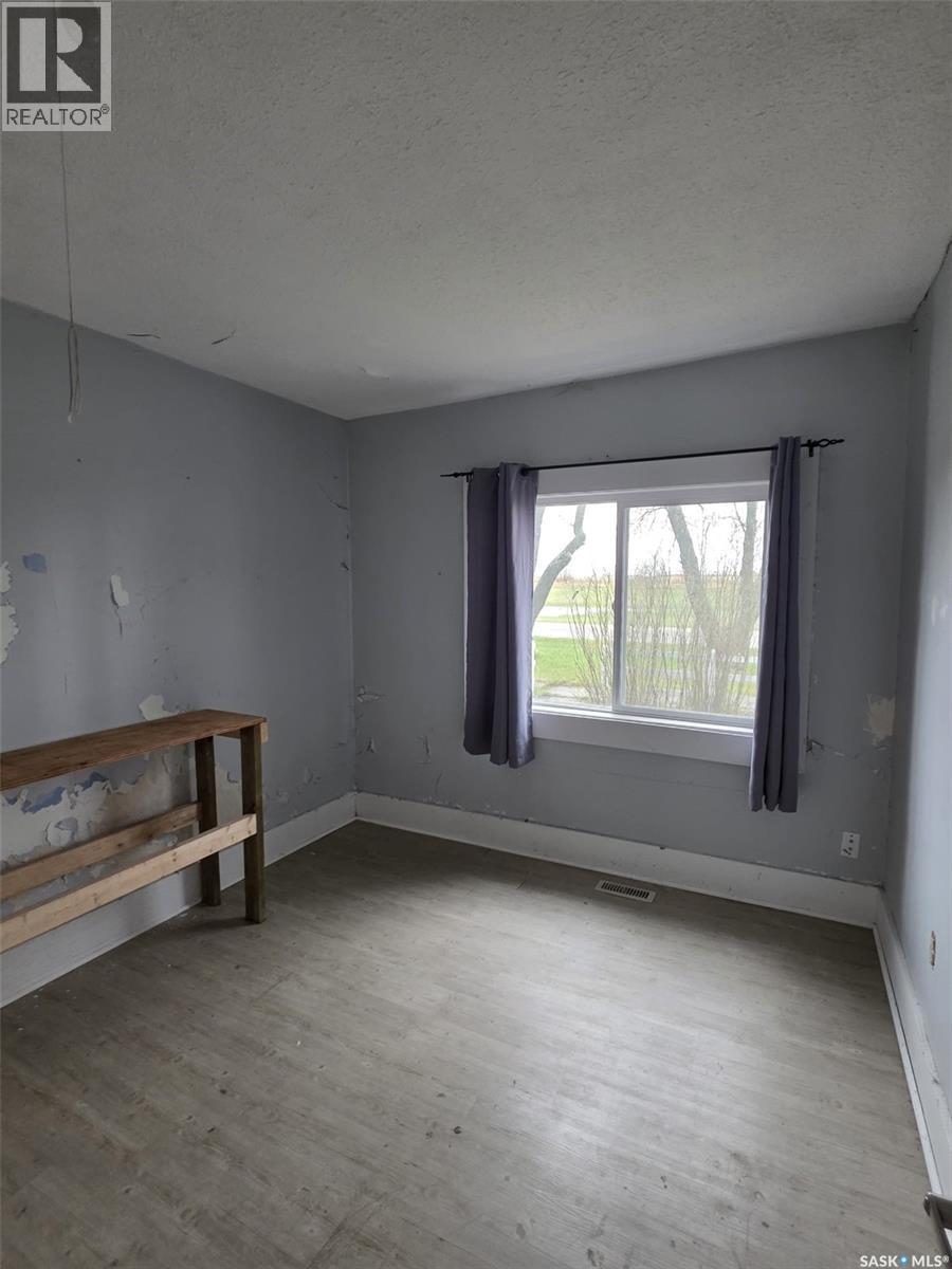 700 Railway Avenue, Dysart, SK - Indoor Photo Showing Other Room