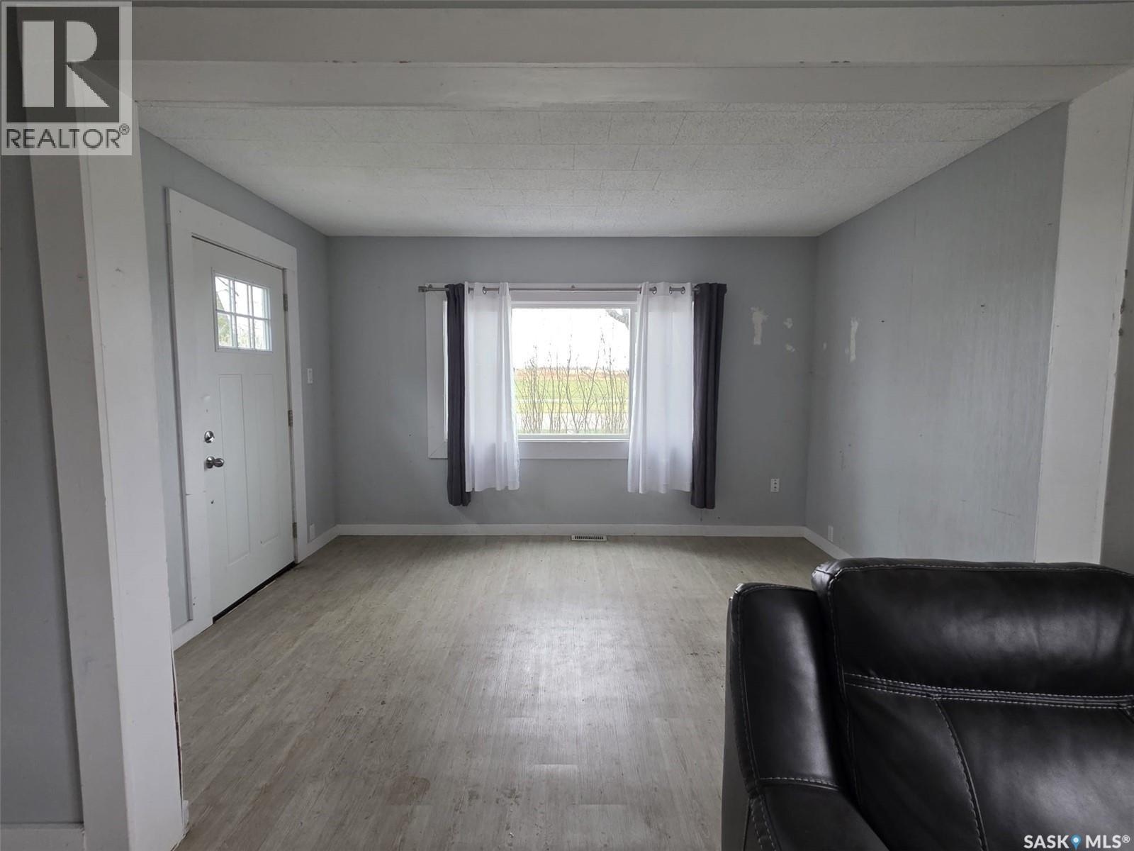 700 Railway Avenue, Dysart, SK - Indoor Photo Showing Other Room