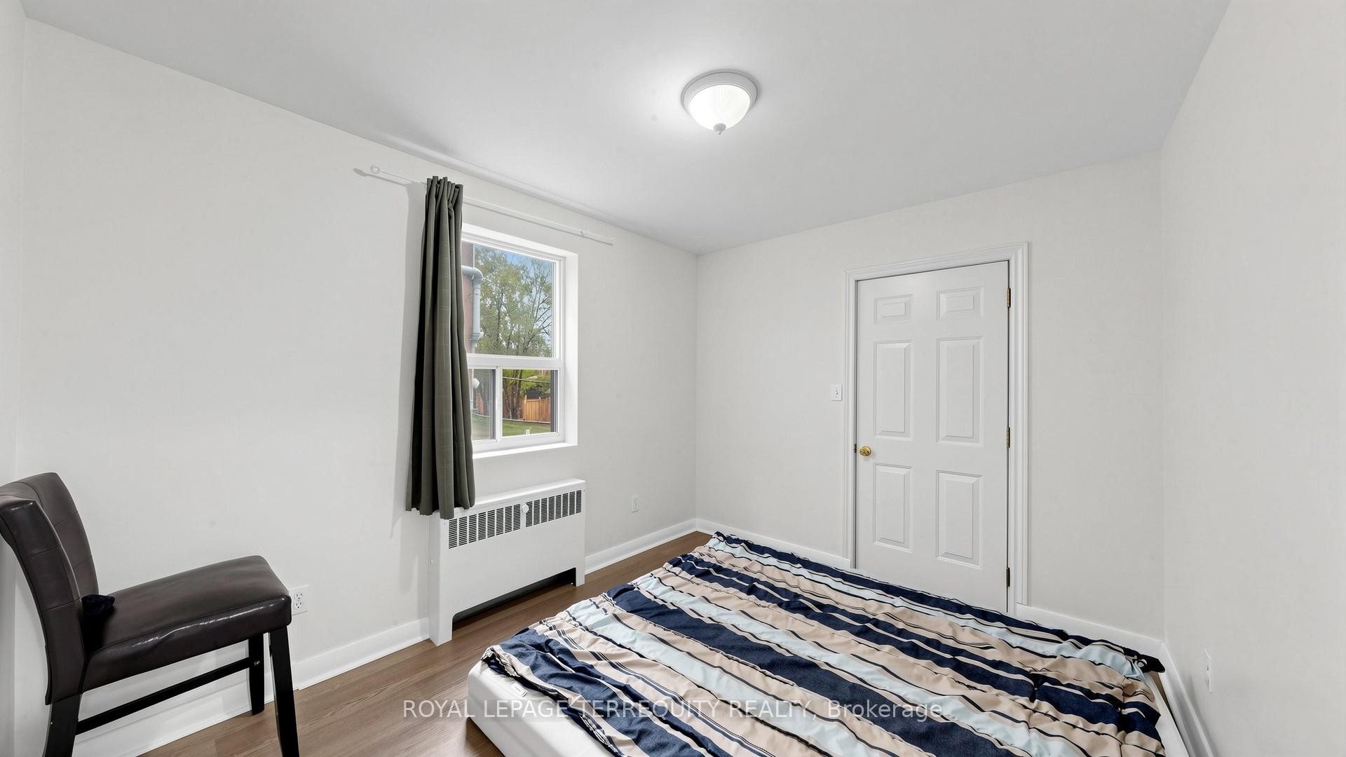 321 Lakeshore Road E, Mississauga, ON