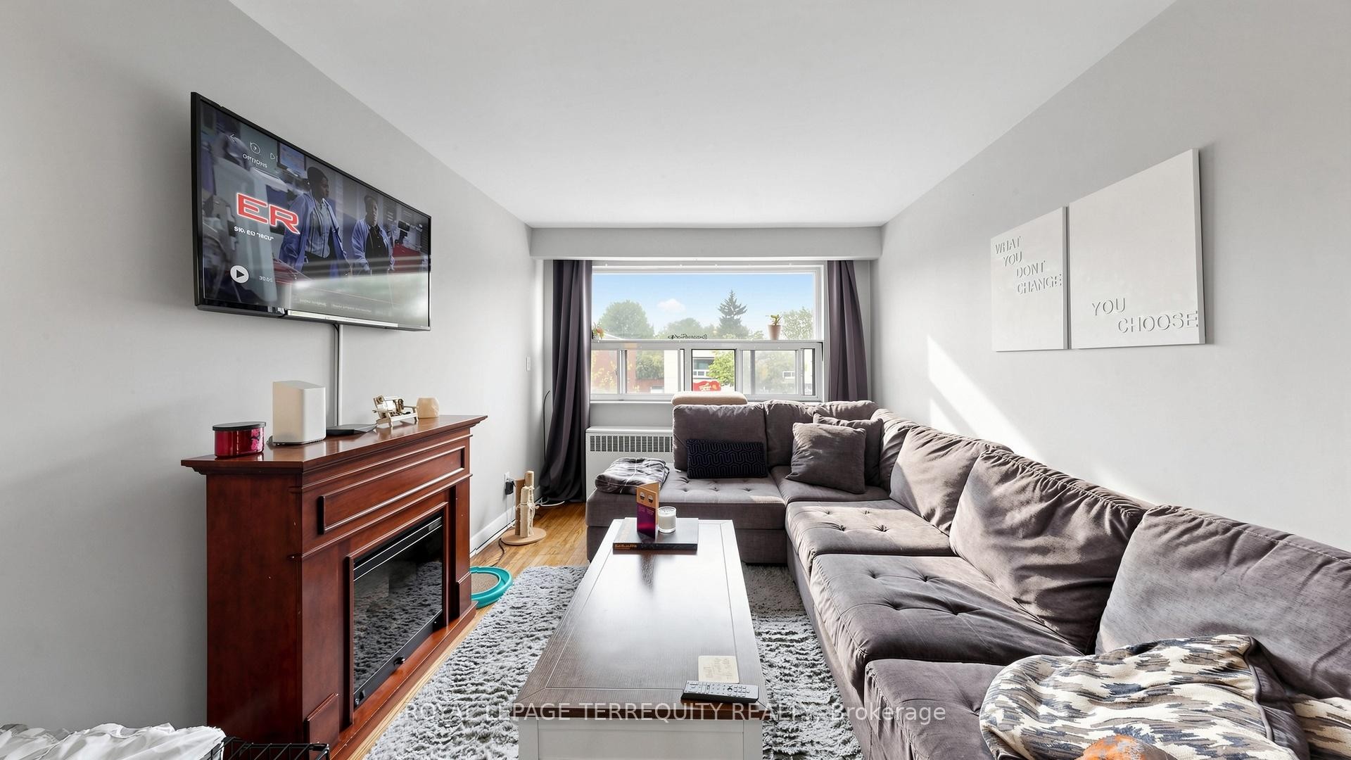 321 Lakeshore Road E, Mississauga, ON