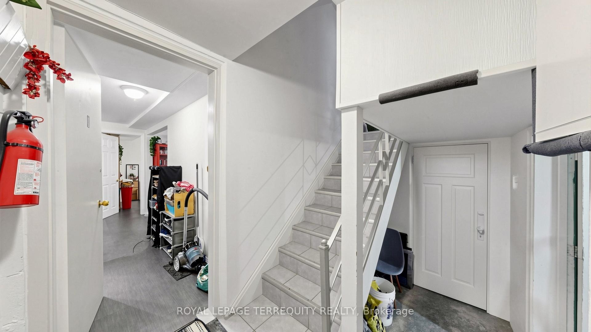 321 Lakeshore Road E, Mississauga, ON